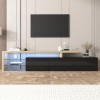 Meuble TV au design moderne : élégance élégante, espace de rangement pratique, blanc brillant, aspect bois, étagères en verre